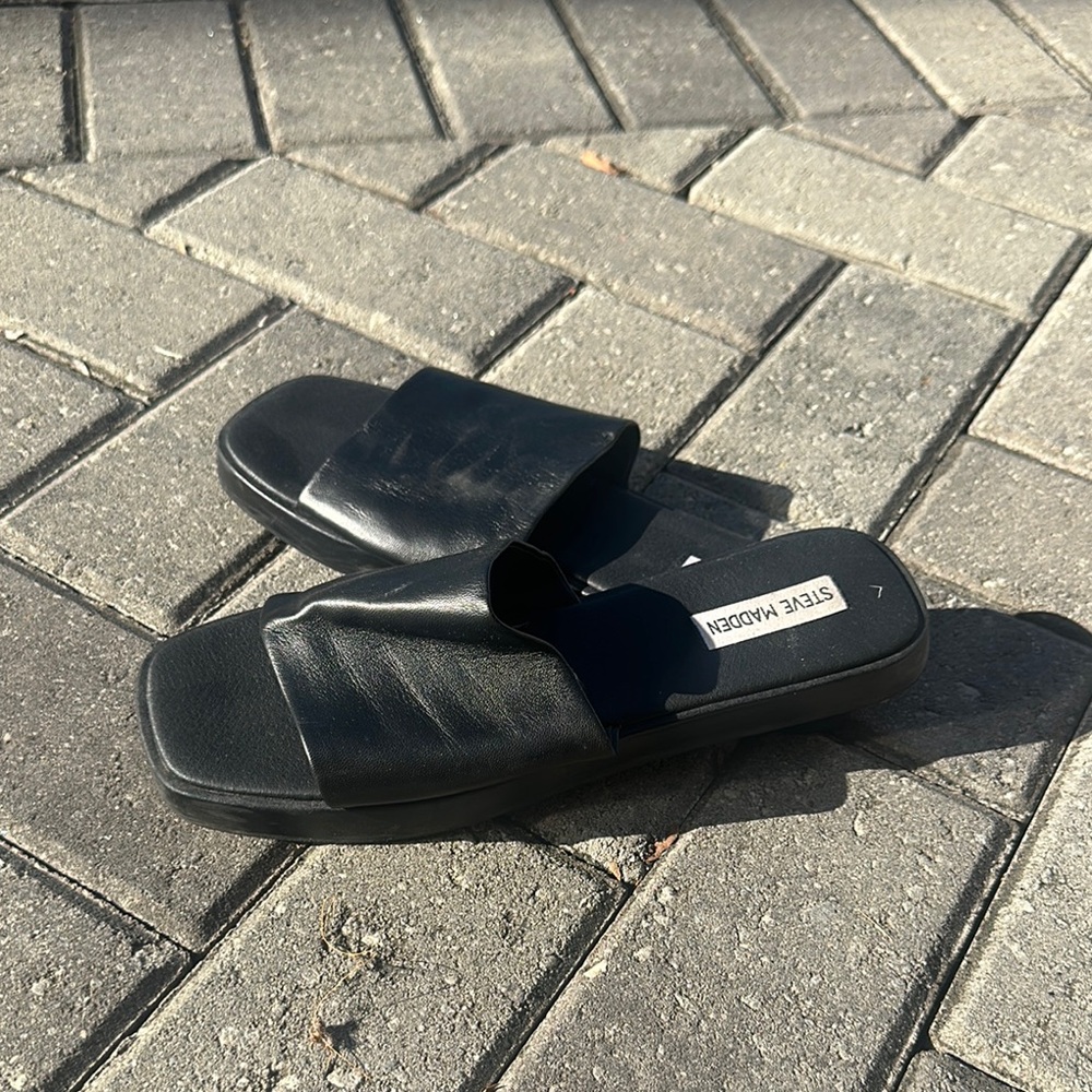 Steve Madden Black Womens Slides